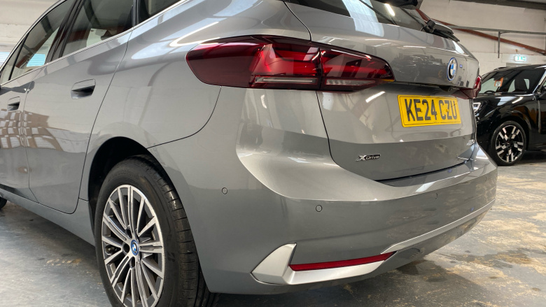 BMW 2 Series 225e xDrive Luxury 5dr DCT Hatchback